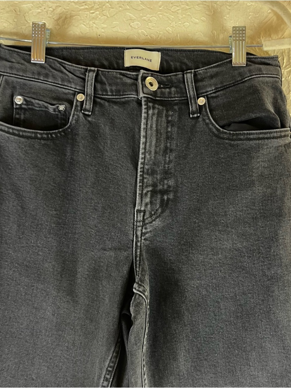 Everlane The 90's Forever Jeans in Washed Black - Picture 4 of 15
